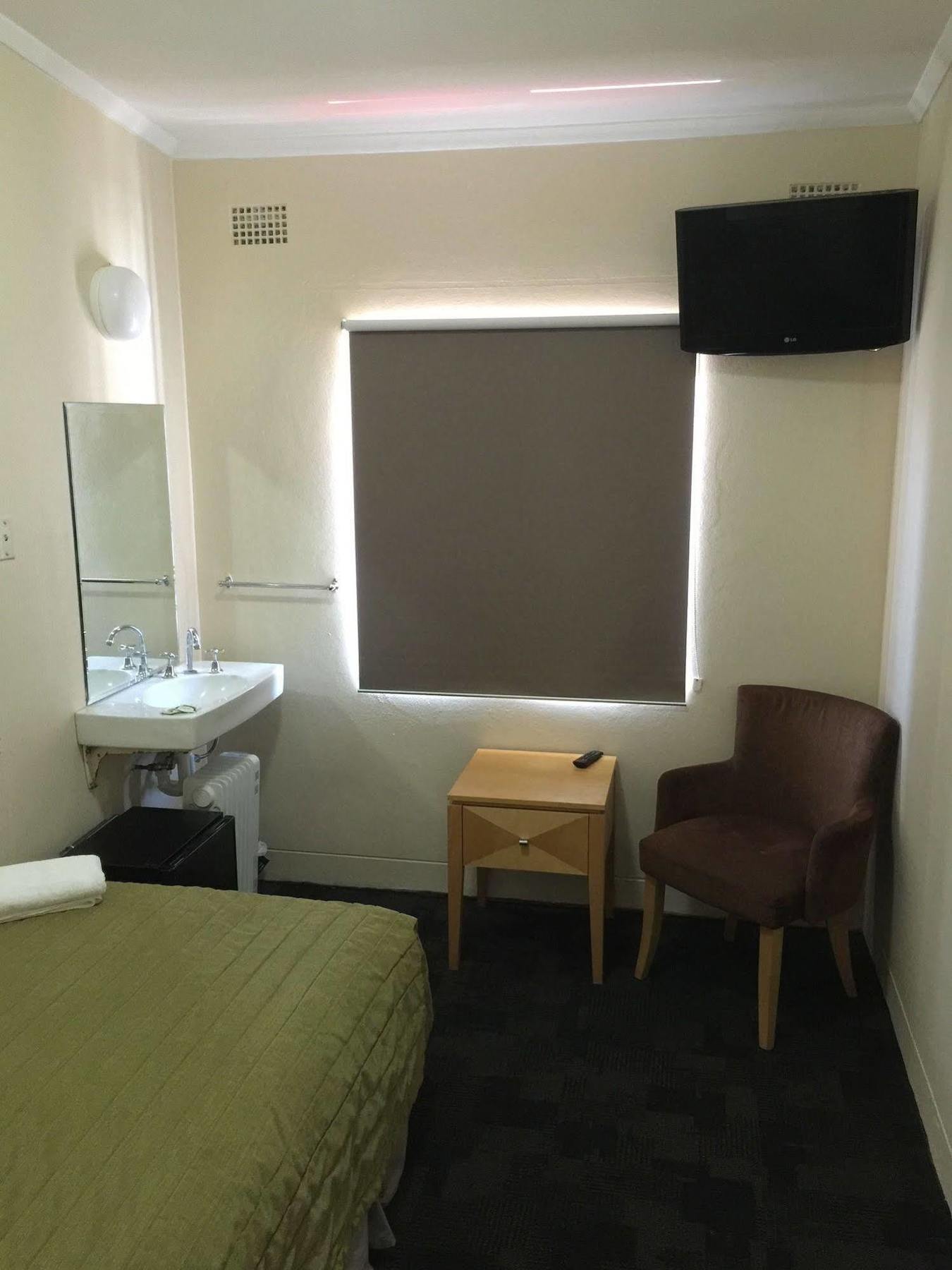 ג'סמונד Shortland Budget Accommodation מראה חיצוני תמונה